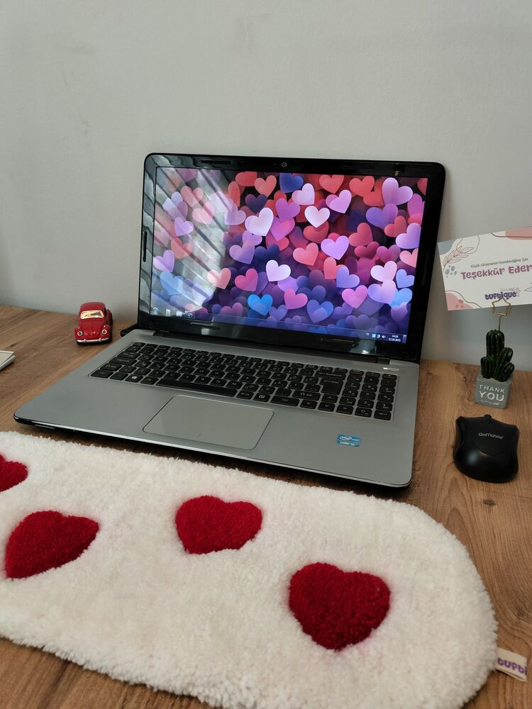 Kalpli Tufting Klavye Halısı ✨