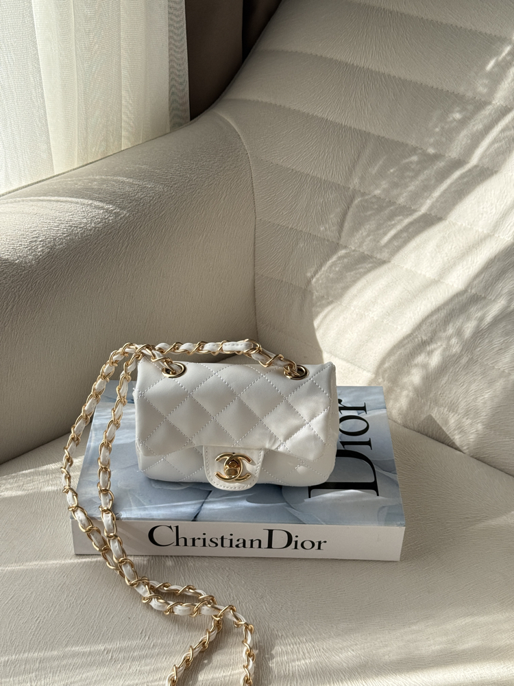 Chanel mini beyaz