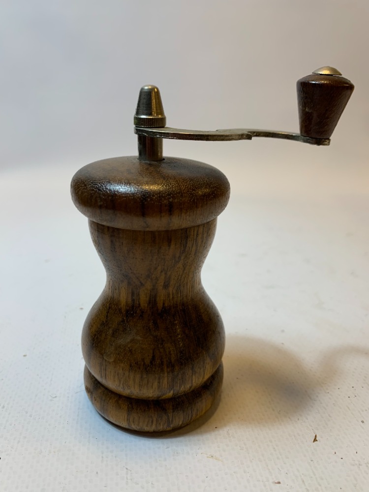NADİR Alman ZASSENHAUS Ahşap El Kranklı Baharat Değirmeni 1960'lar