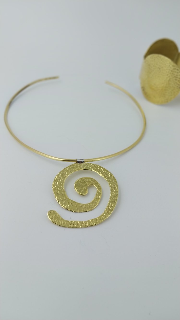 Spiral Form El Yapımı Kolye