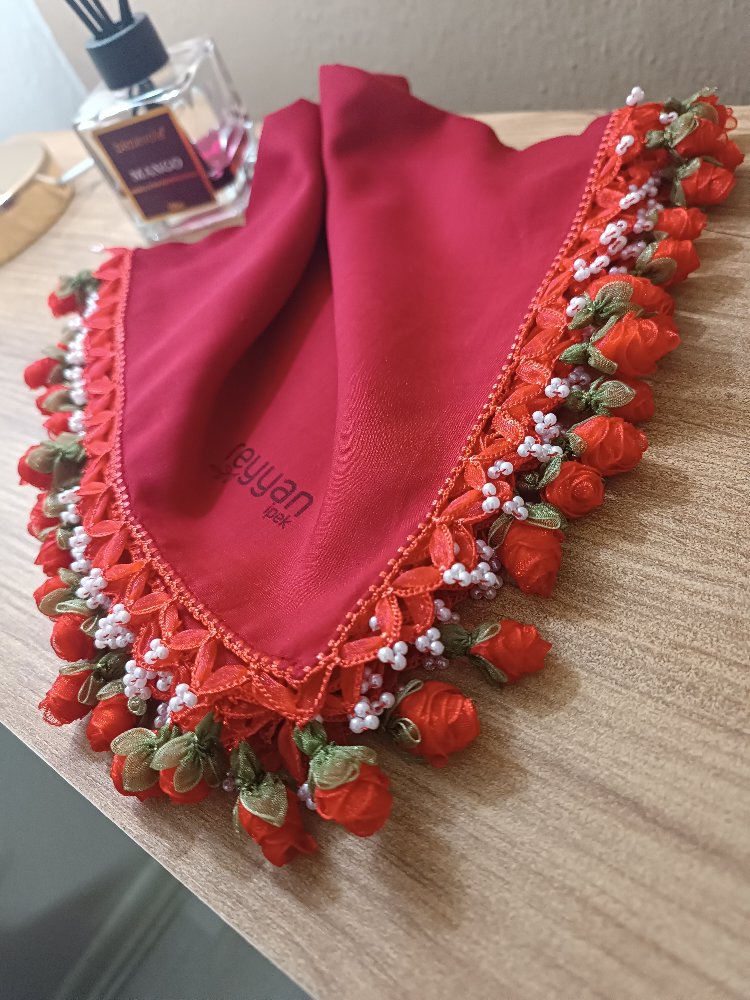 Tomurcuk gül oyalı yazma