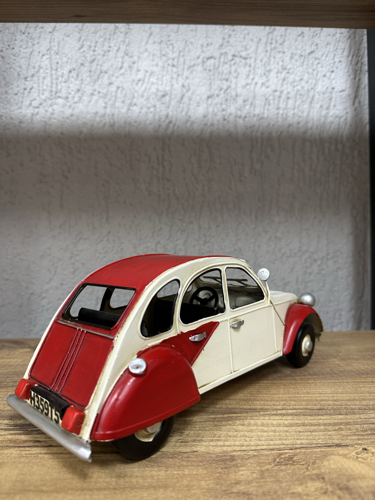 Citroen metal araba