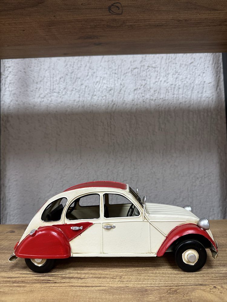 Citroen metal araba