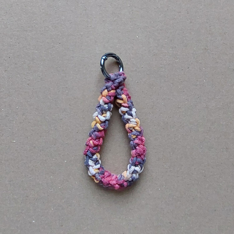 Backbone Keychain - Kırmızı