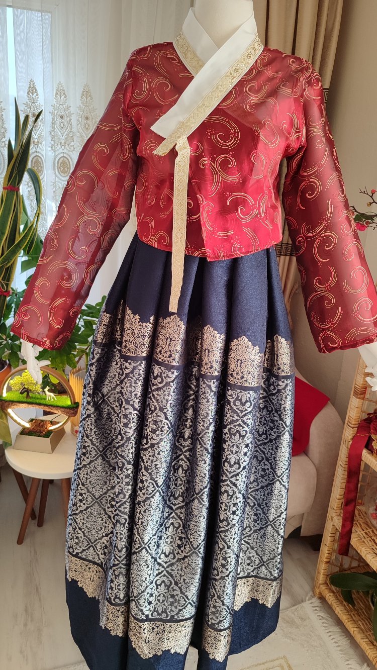 Hanbok Model 1