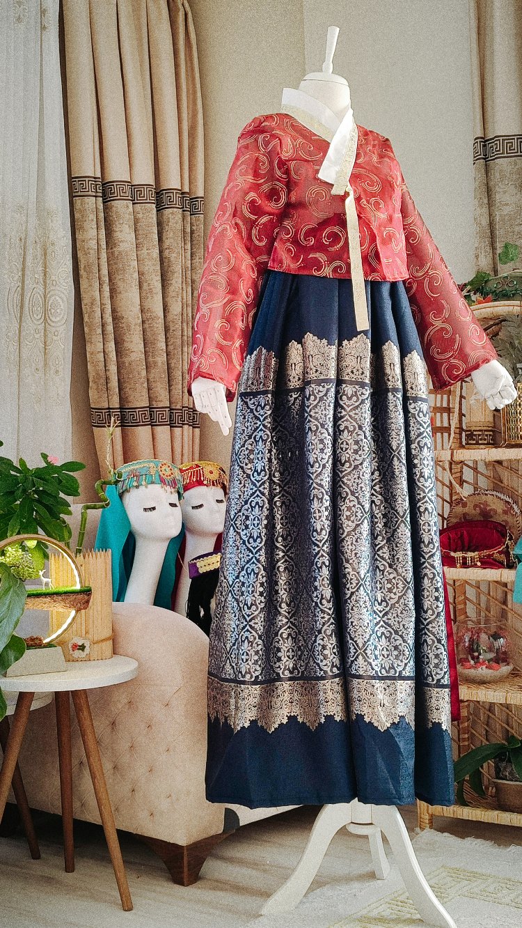 Hanbok Model 1