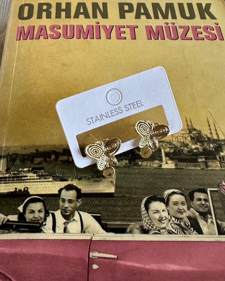 Masumiyet müzesi Füsun Kelebek Küpe 