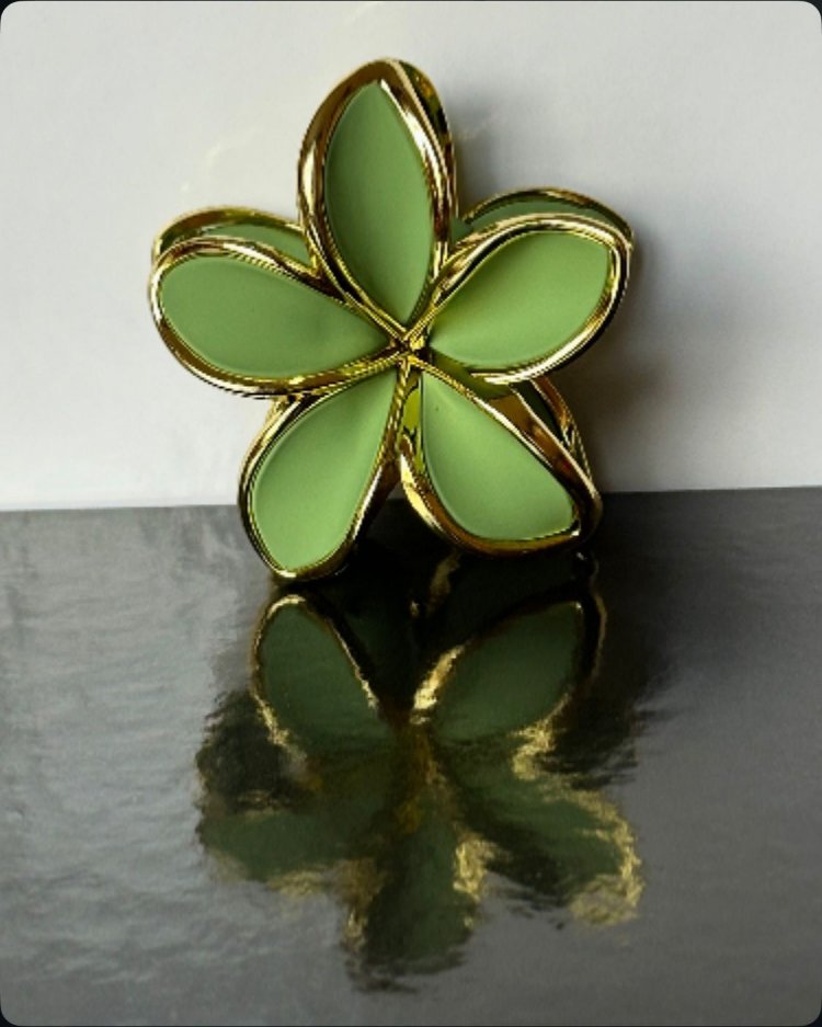 Yeşil Lotus Toka