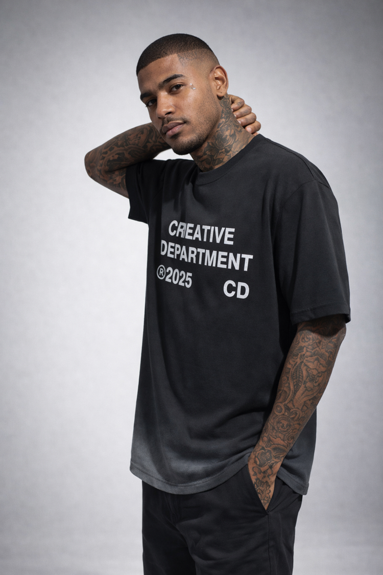 CREATIVE DEPARTMENT – Siyah Pistole Sprey Ön Baskı Oversize T-Shirt