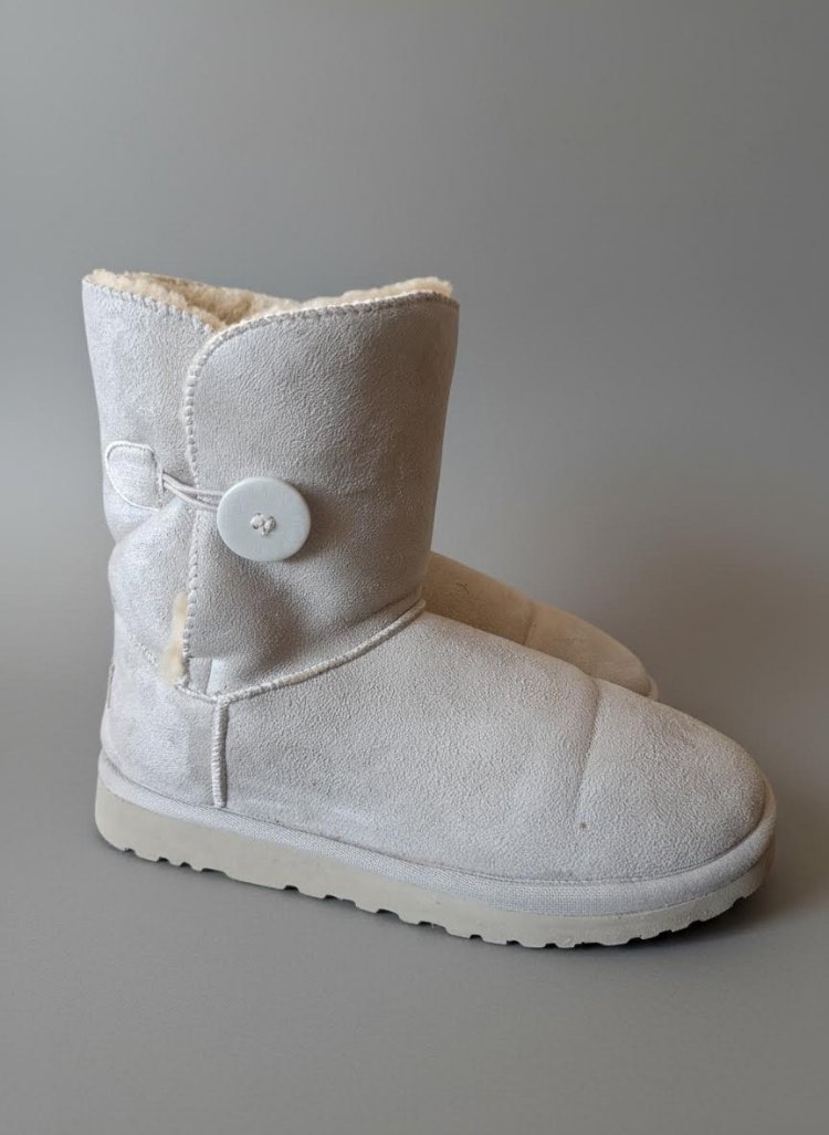 Ugg Düğmeli Süet Bot