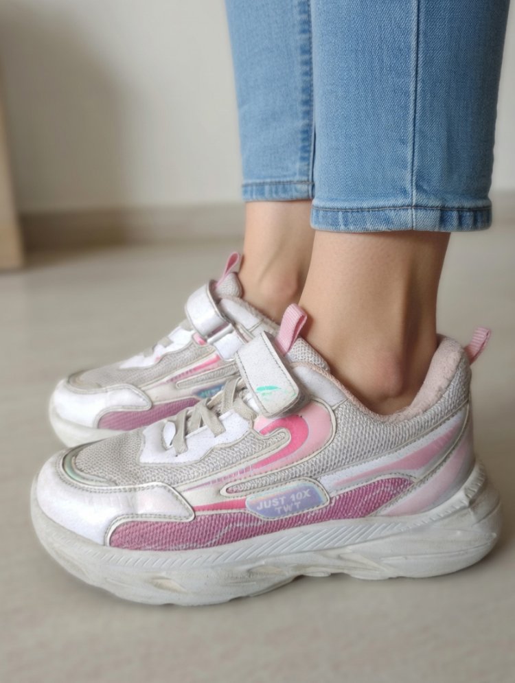 Pembe ve Beyaz Renk Sneaker Ayakkabı