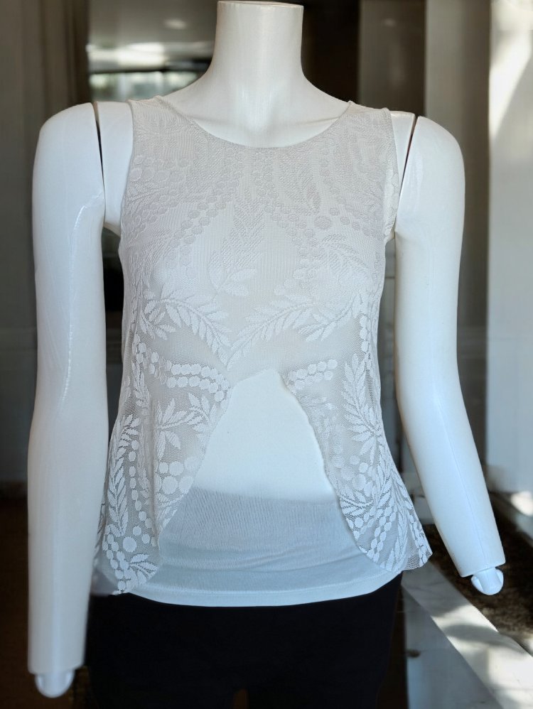 Beyaz Tüllü Kolsuz T-shirt