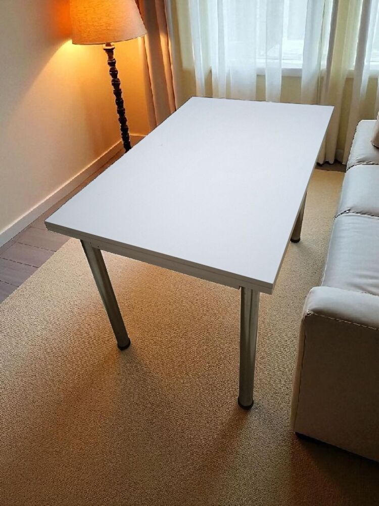 İkea Model 6 kişilik Açılır Kapanır Masa