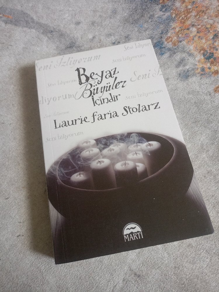 Beyaz Büyüler İçindir Kitabı