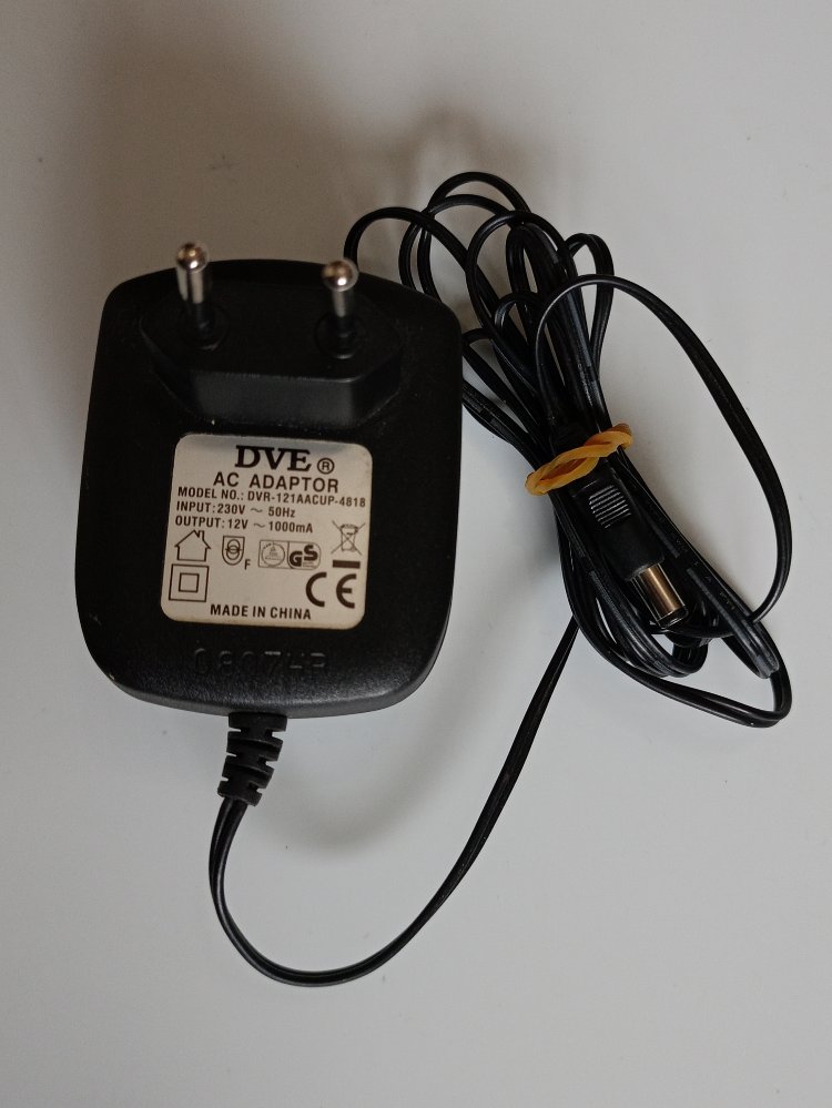DVE 12V/1000 MA AC Adaptör
