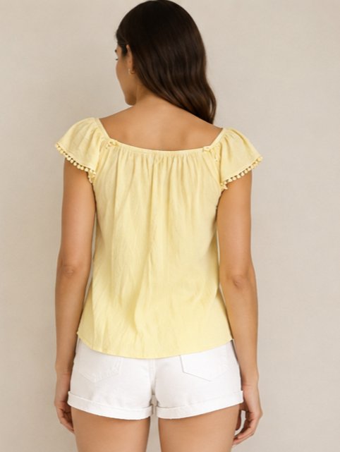 Kare Yaka Mini Ponpon Detaylı Bluz