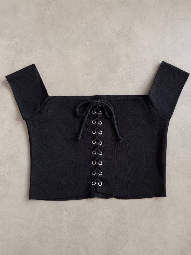 Kuşgözü Detaylı Bağcıklı Crop Bluz