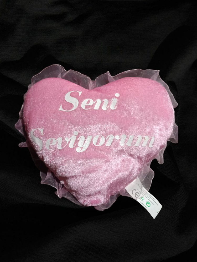 Pembe Kalp Peluş Yastık