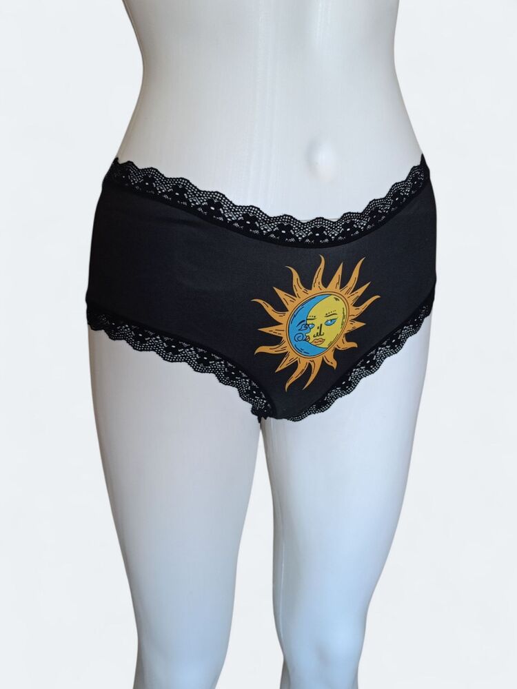 Gotik Tarz Güneş Desenli İç Çamaşırı