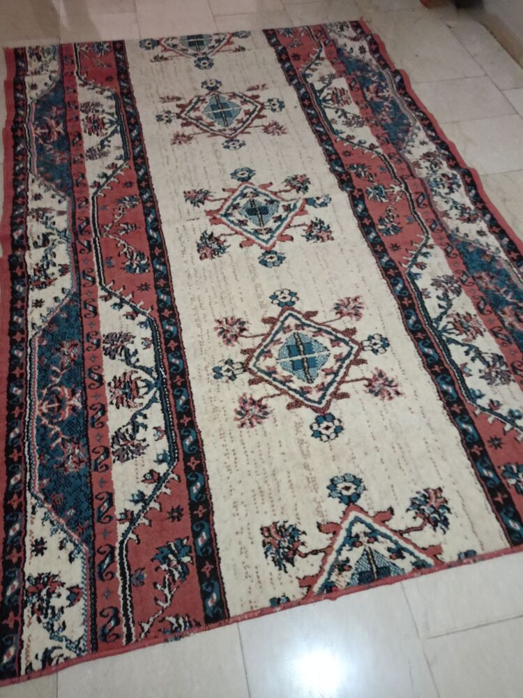 Otantik Desenli Geleneksel Akrilik Halı