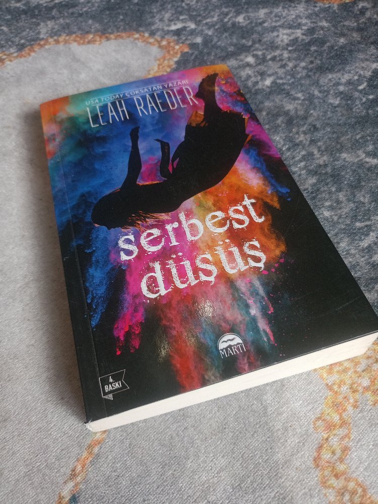 Serbest Düşüş Kitabı Leah Raeder
