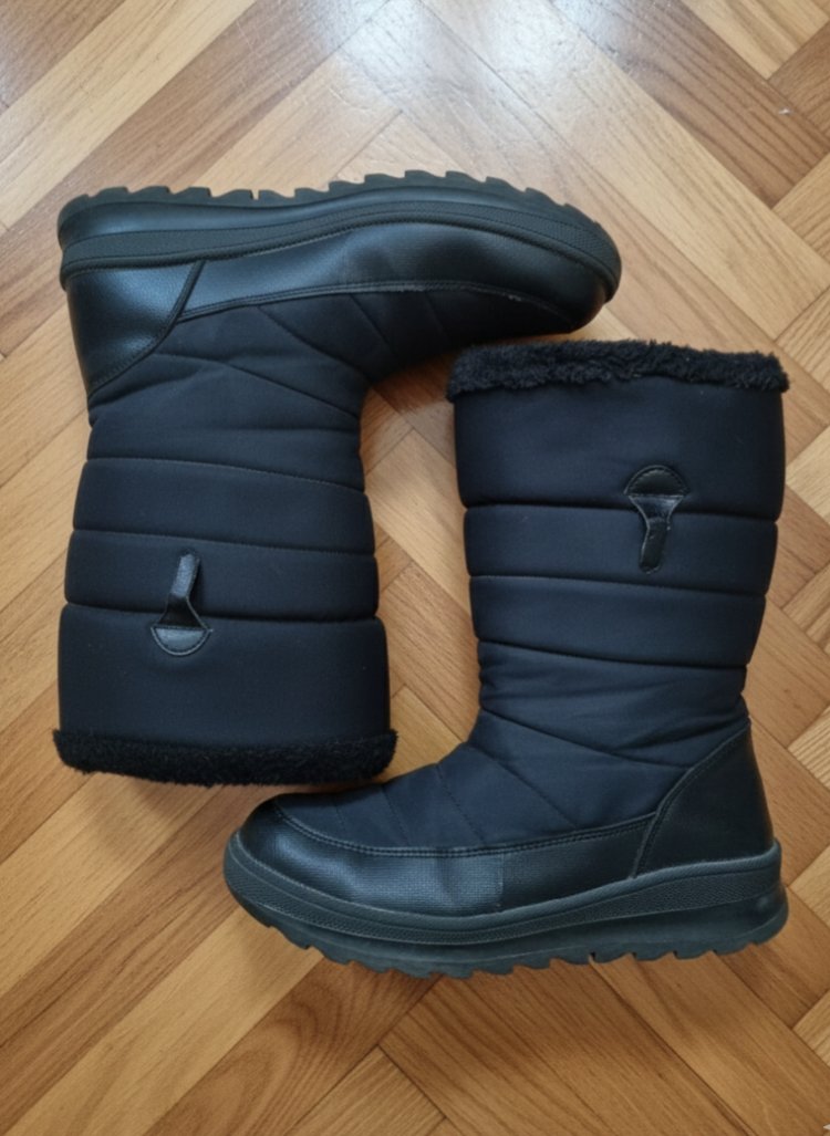 Siyah İçi Tüylü Kar Botu