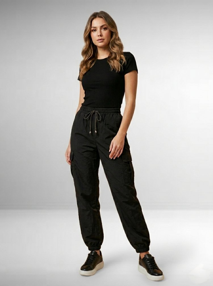 Siyah Paraşüt Jogger Pantolon