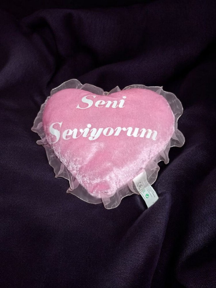 Pembe Kalp Peluş Yastık