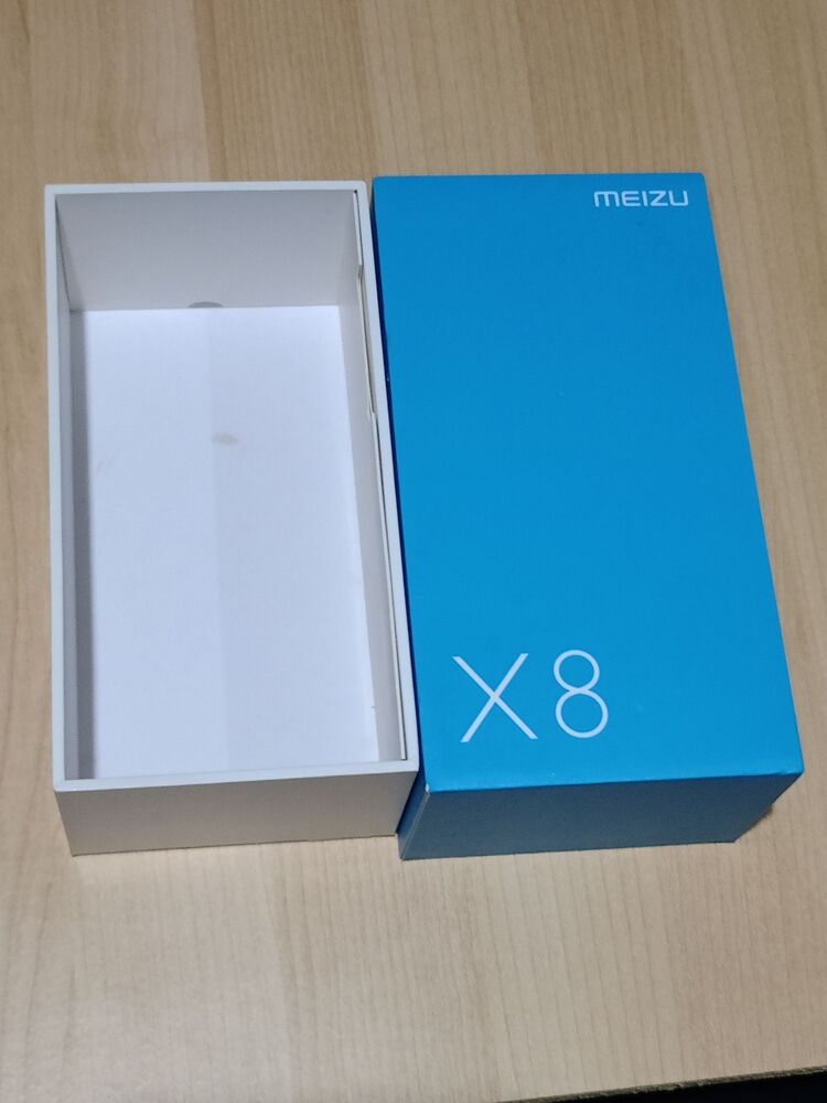 Mavi Meizu X8 Kutusu