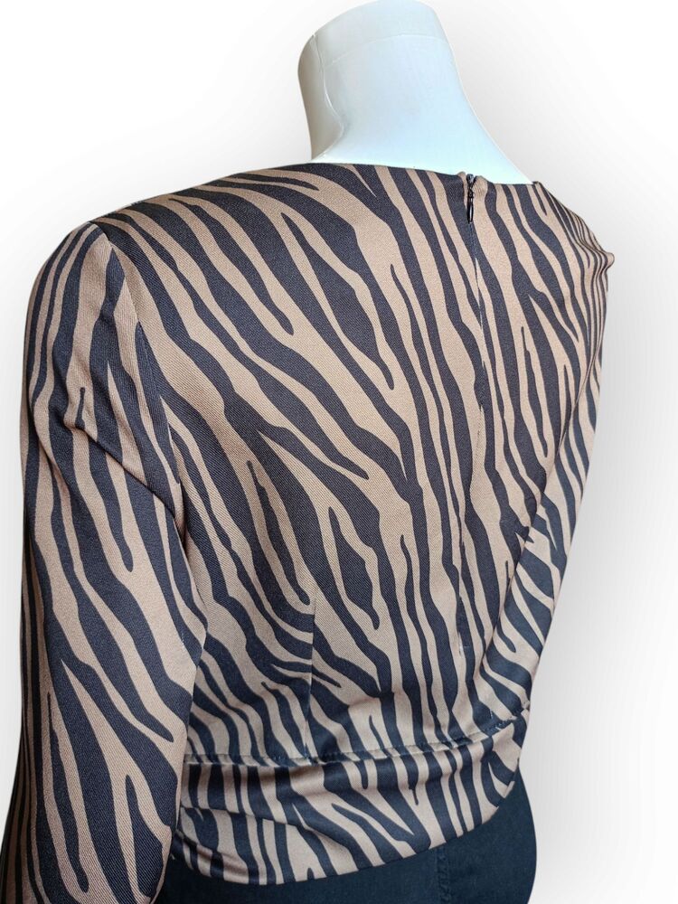Zebra Desenli Yandan Fiyonklu Bluz