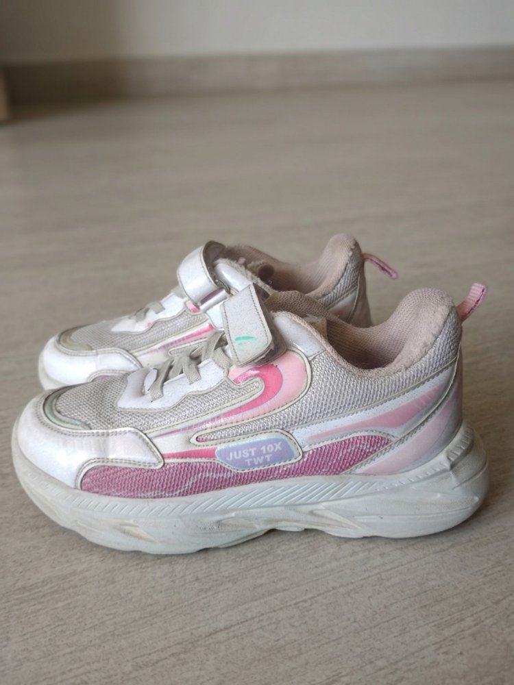 Pembe ve Beyaz Renk Sneaker Ayakkabı