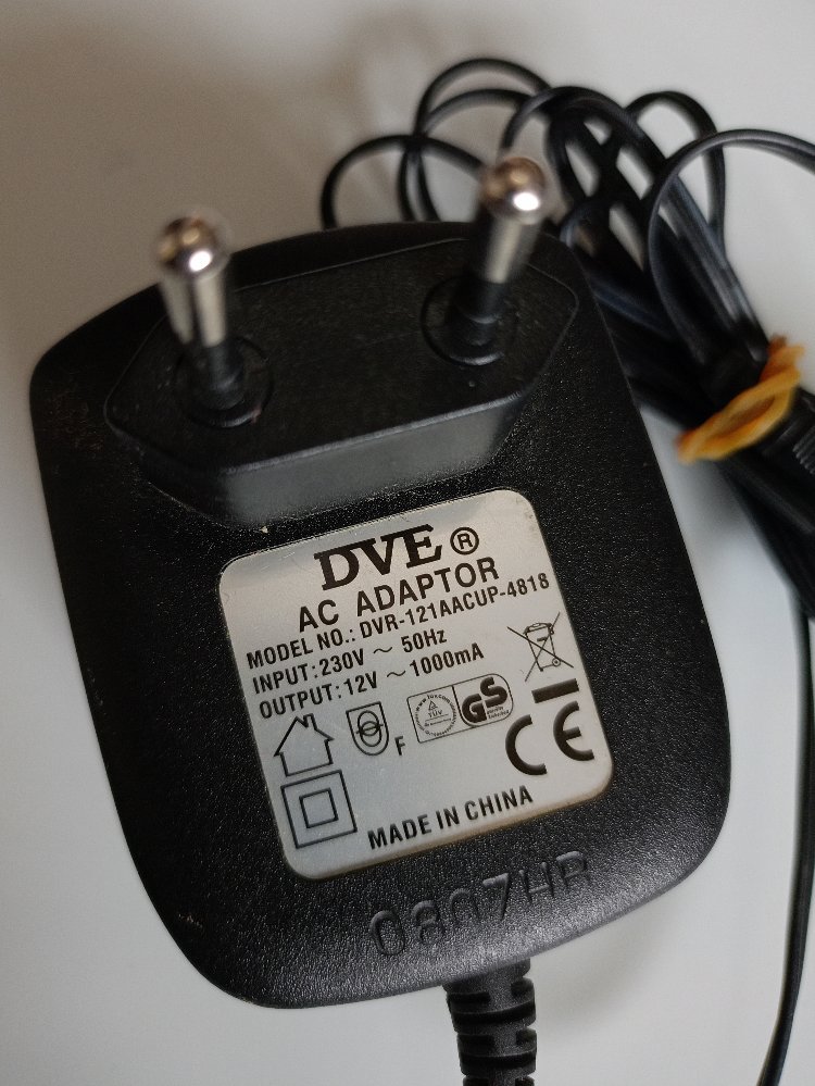DVE 12V/1000 MA AC Adaptör
