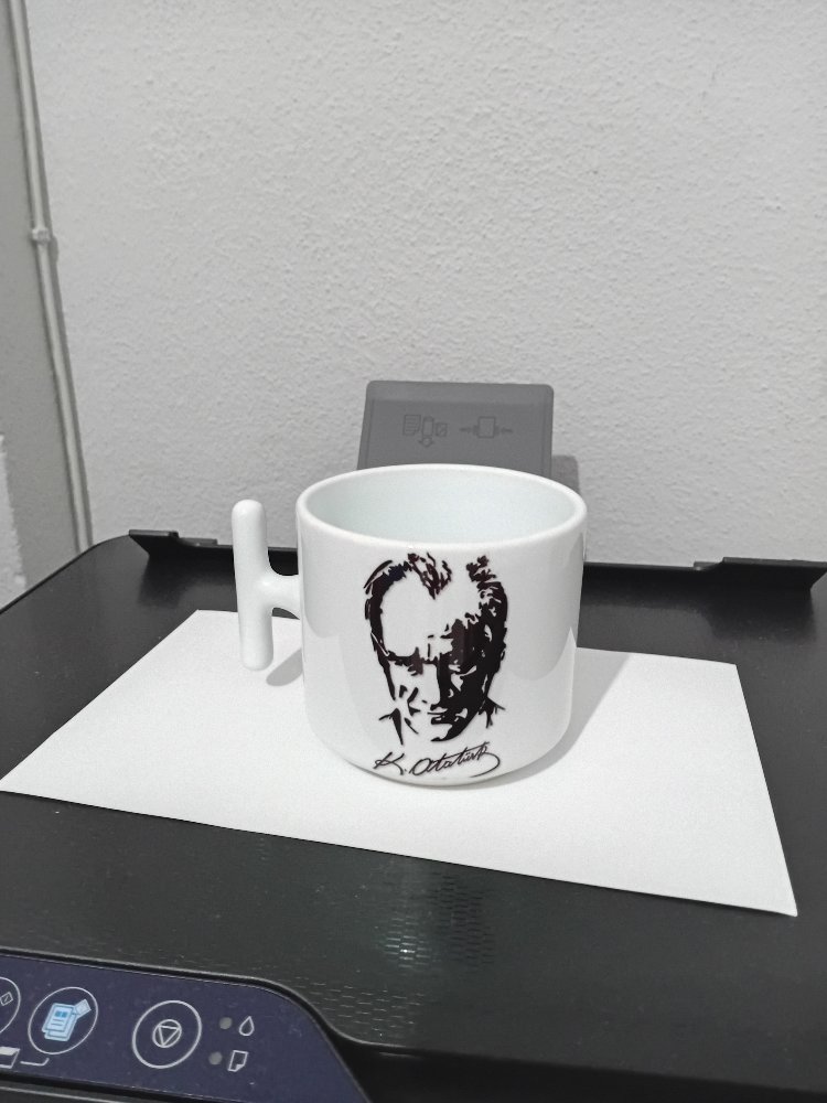 Atatürk Figürlü Kupa