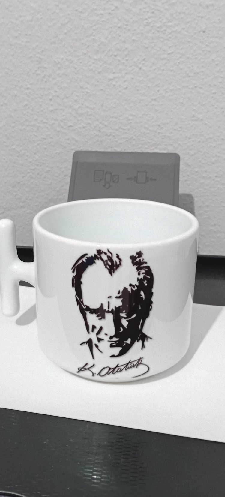 Atatürk Figürlü Kupa