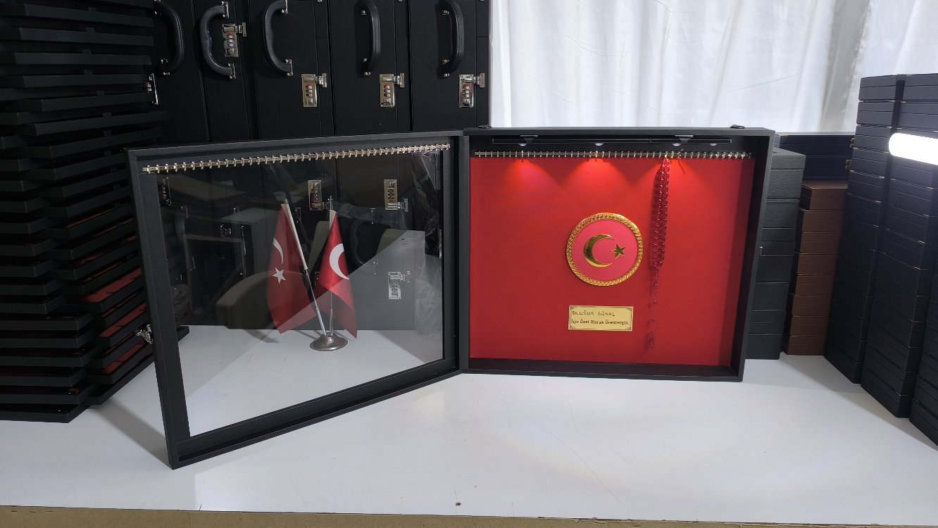 90'ADETLİ TESBİH PANOSU LED IŞIKLI ŞİFRE KİLİTLİ TÜRK BAYRAKLI ÖZEL İSİMLİ