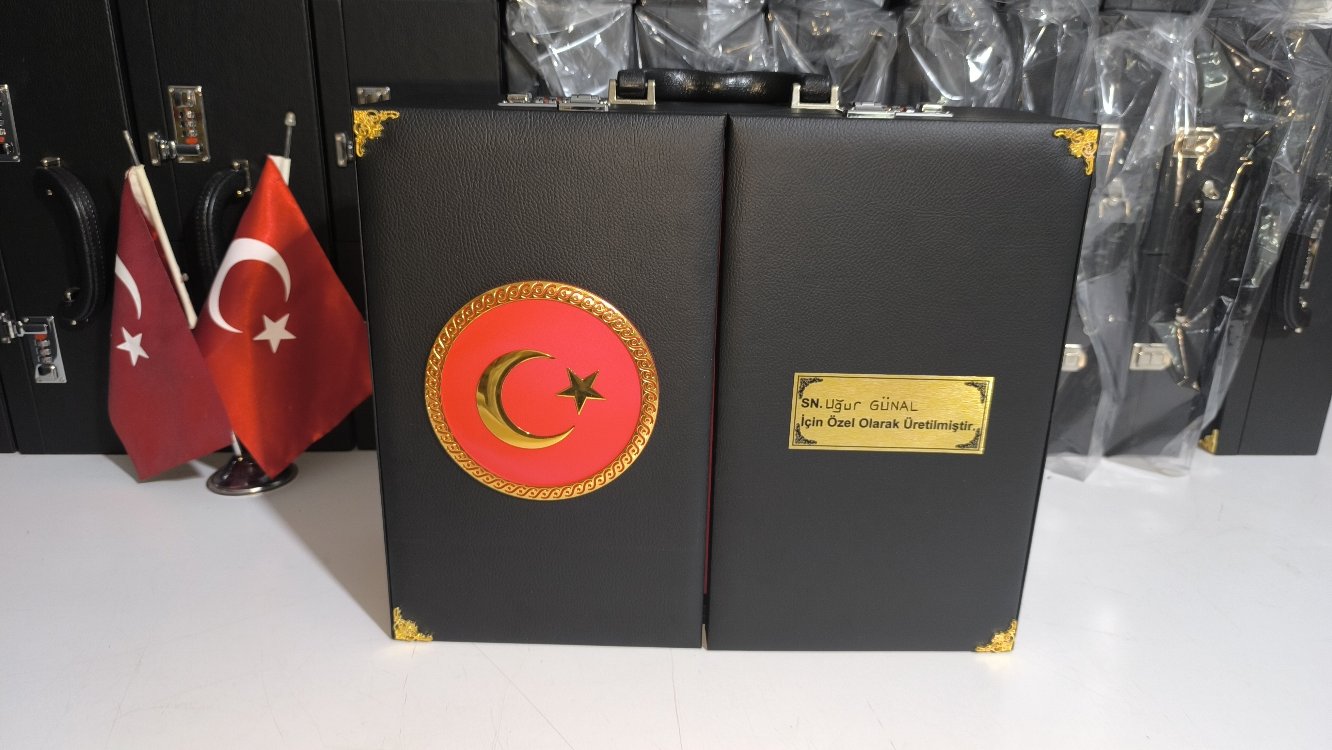 109'ADETLİ TÜRK BAYRAKLI ÖZEL İSİMLİ TESBİH KOLEKSİYON ÇANTASI