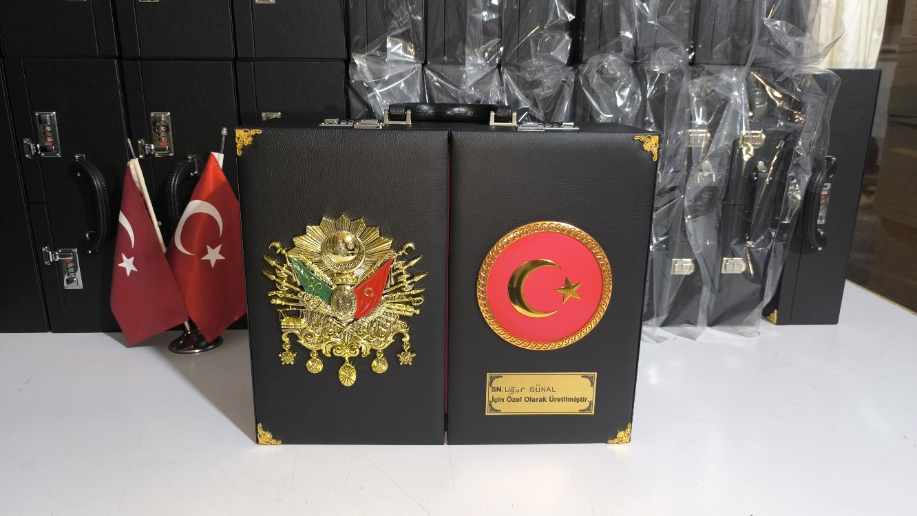109'ADETLİ OSMANLI TUĞRALI TÜRK BAYRAKLI ÖZEL İSİMLİ TESBİH KOLEKSİYON ÇANTASI