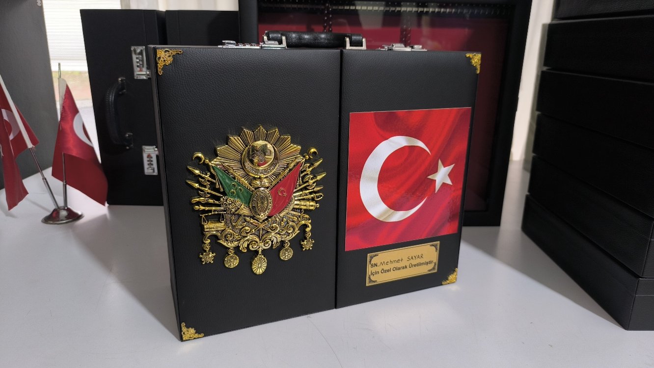 37'ADETLİ OSMANLI TUĞRALI TÜRK BAYRAKLI ÖZEL İSİMLİ TESBİH KOLEKSİYON ÇANTASI 