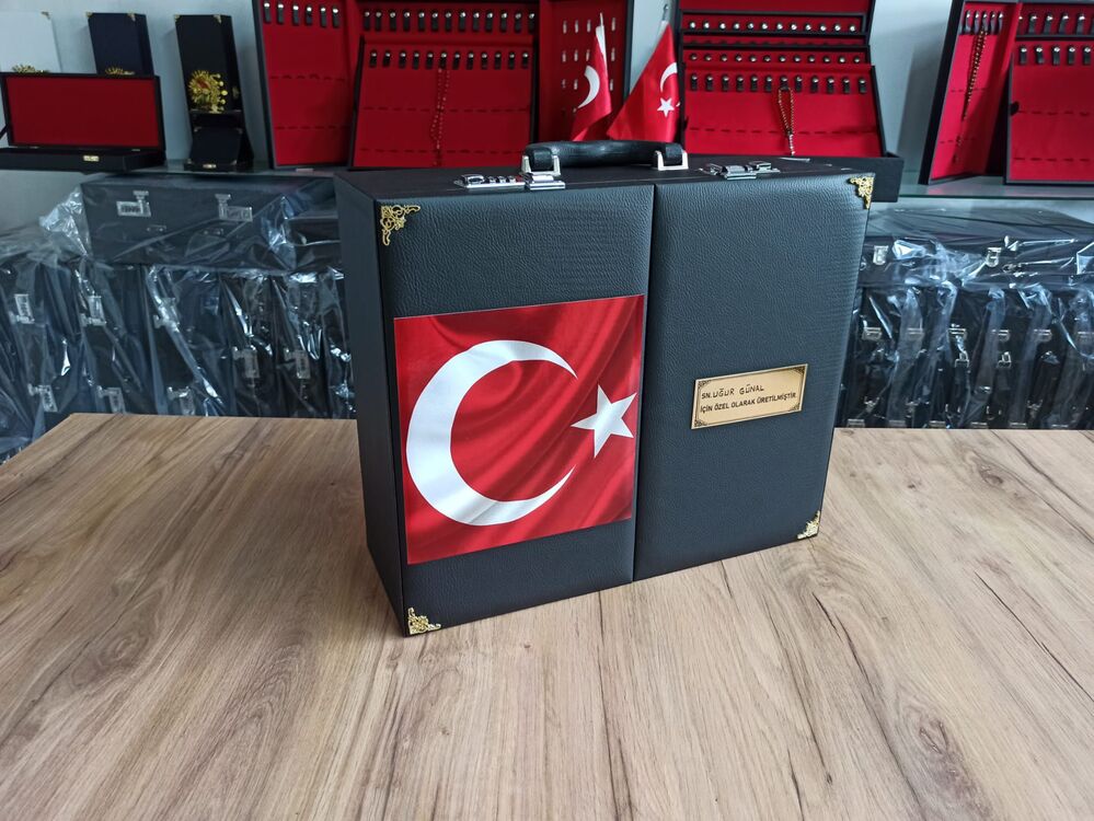 109'ADETLİ ŞİFRE KİLİTLİ TÜRK BAYRAKLI ÖZEL İSİMLİ TESBİH KOLEKSİYON ÇANTASI