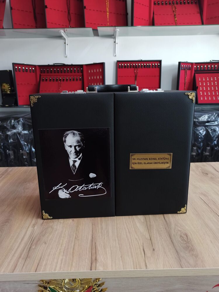 109'ADETLİ ŞİFRE KİLİTLİ ATATÜRK RESİMLİ ÖZEL İSİMLİ TESBİH KOLEKSİYON ÇANTASI