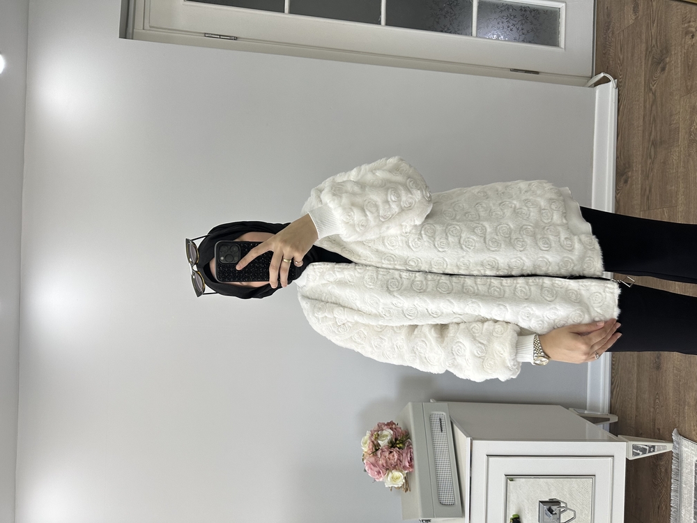 Angora güllü kap