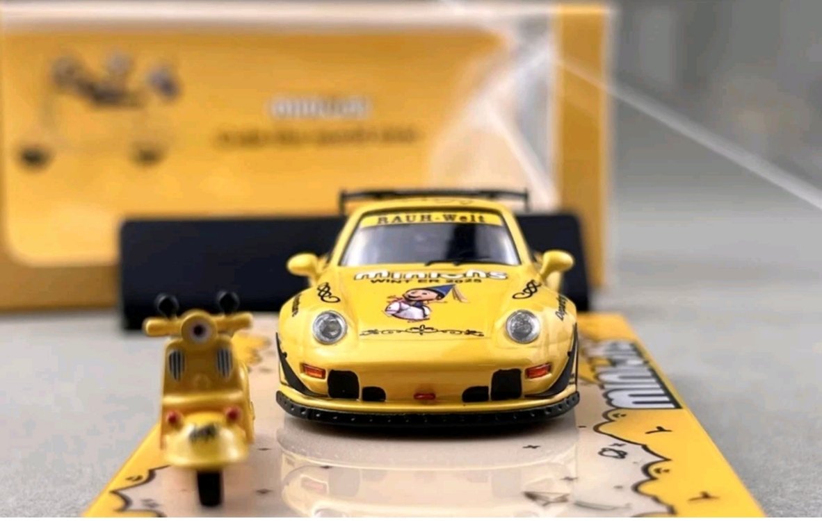 Ultimate Player Porsche 993 RWB Minion Motosiklet