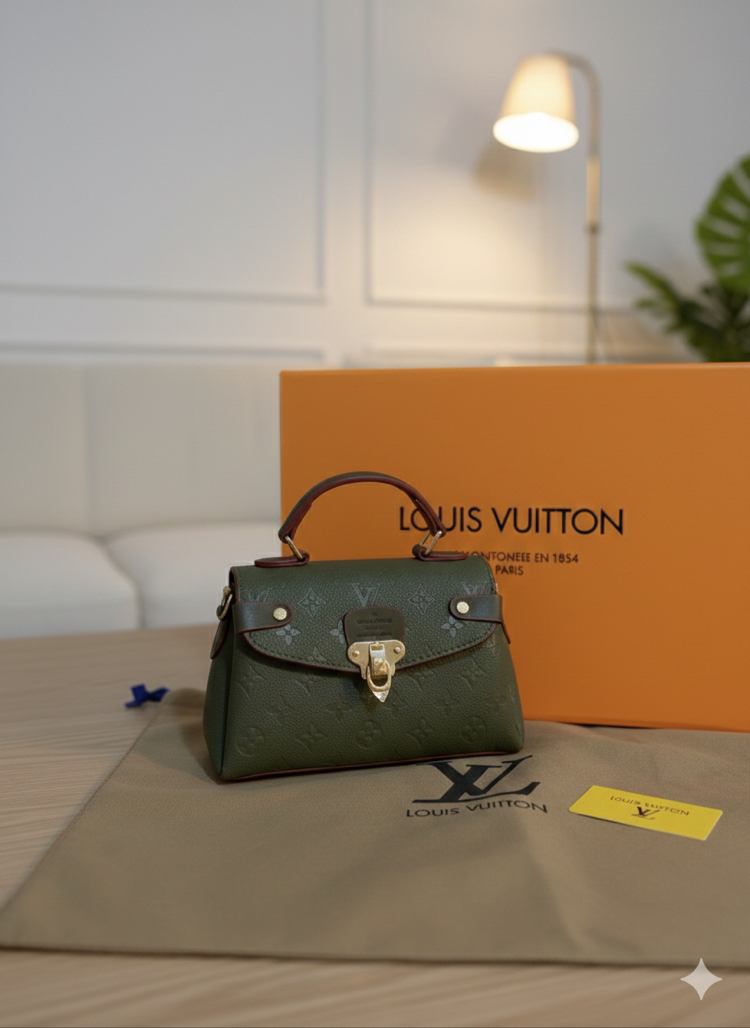 Louis Vuitton Capucines Mini