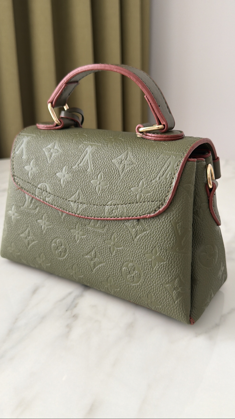 Louis Vuitton Capucines Mini
