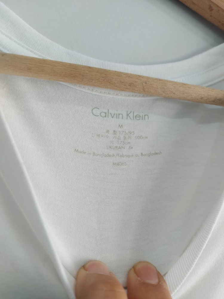 Sıfır Ayarında Orijinal Calvin Klein M Beden Erkek Üst