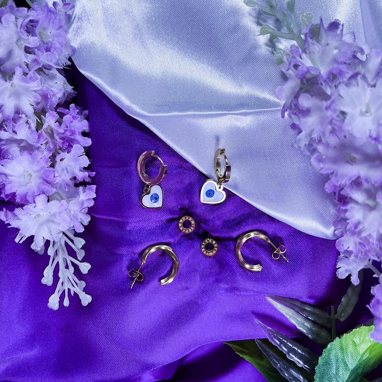 3'lü Set Kalp Detaylı Altın Renk Küpe