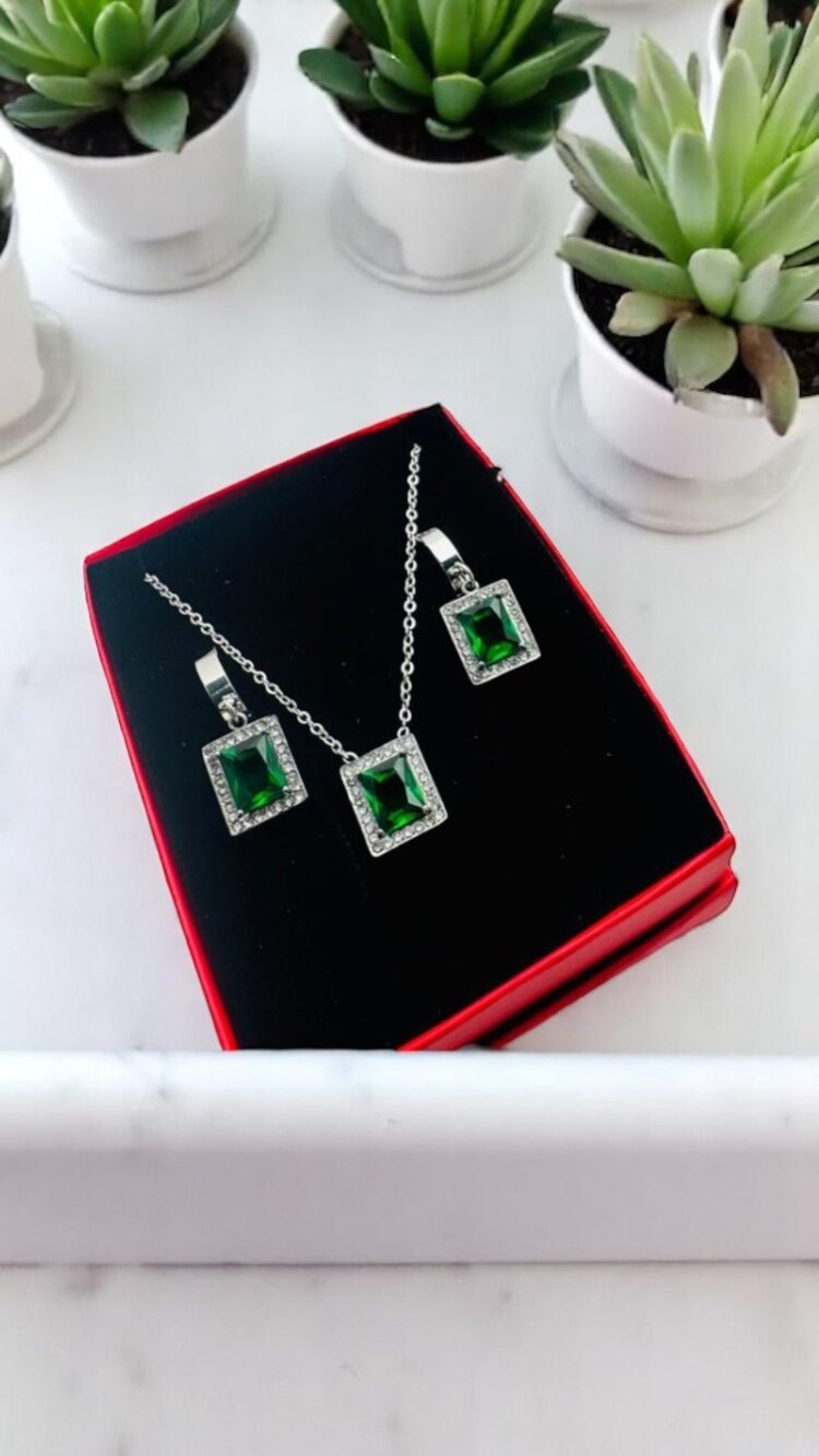 Çelik kolye küpe set