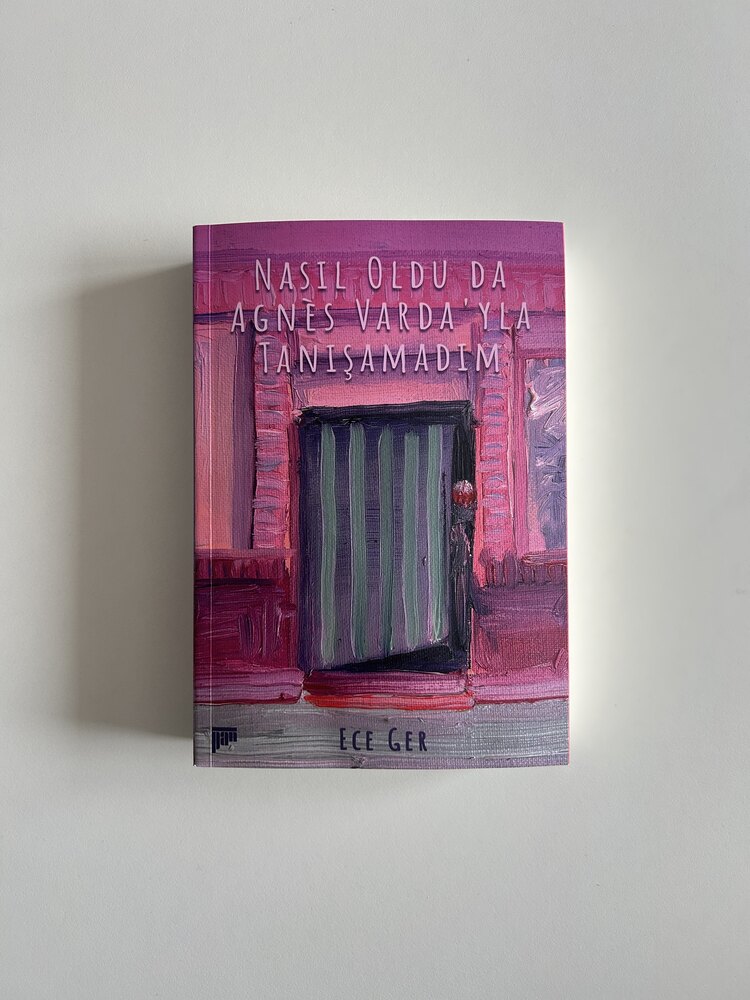 Kitabın yazarı Ece Ger’den imzalı kitap