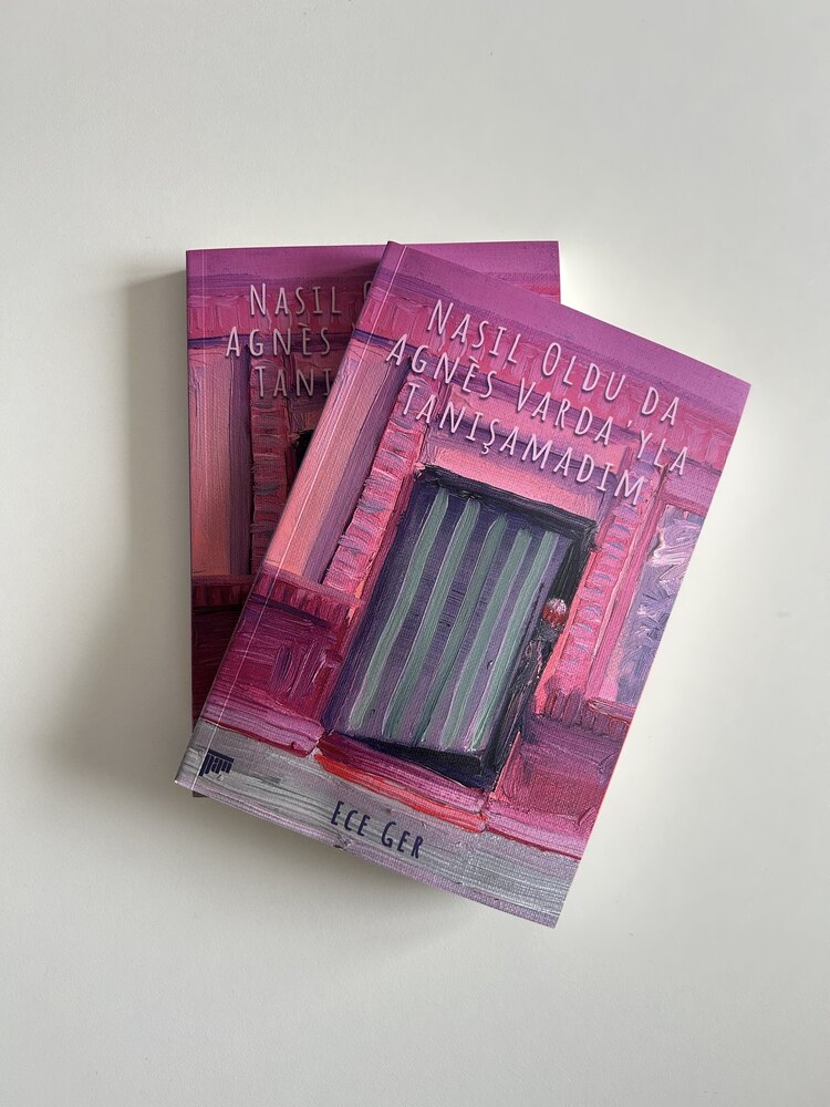 Kitabın yazarı Ece Ger’den imzalı kitap