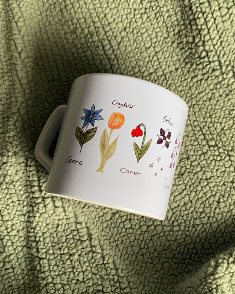 Kişiye Özel Çiçekli Kupa | Senin Çiziminle Tasarlanır | 200 ml Seramik Kupa